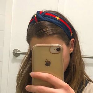 Knotted headband with bees
